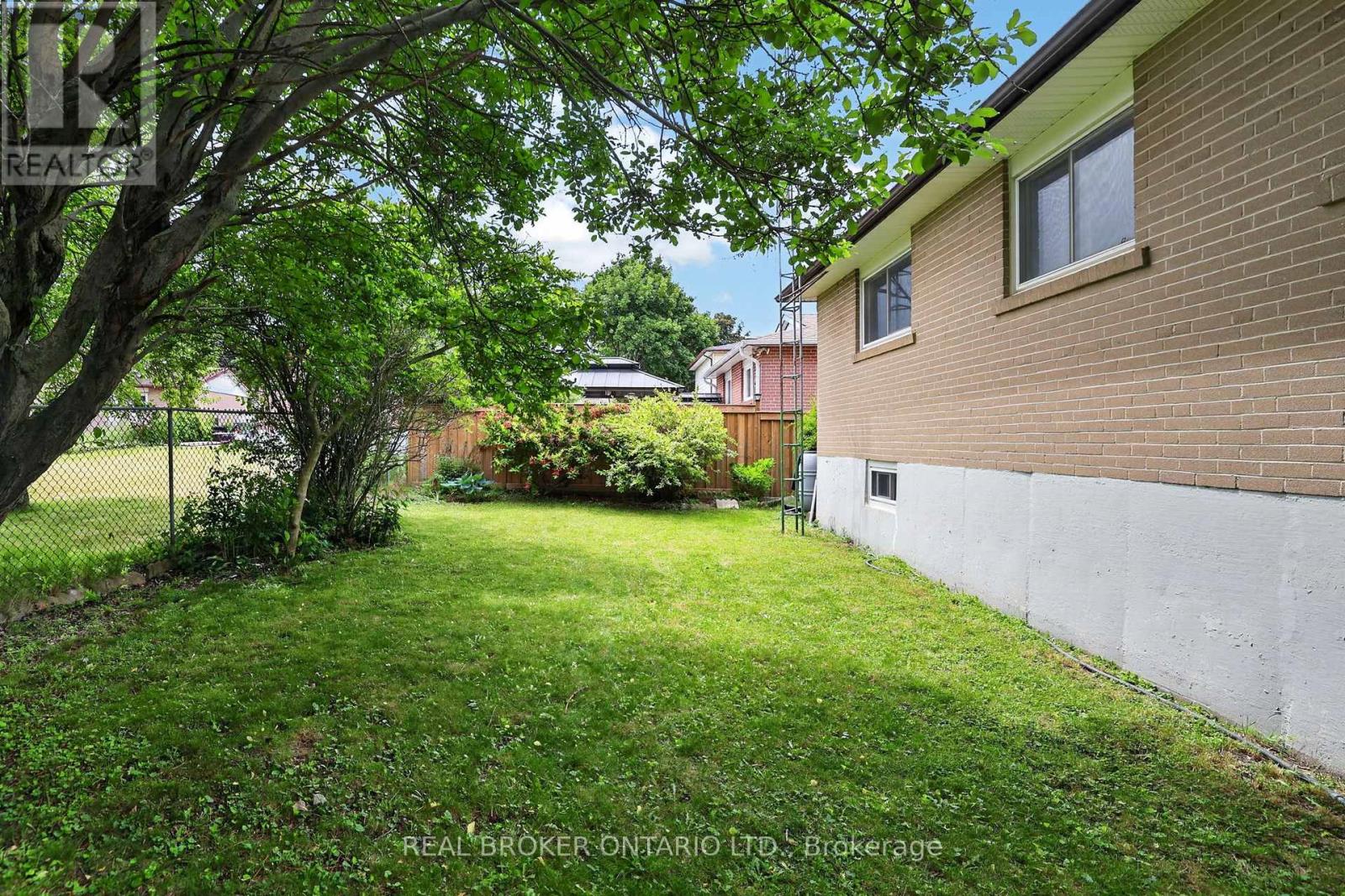 29 Northwood Drive, Brampton, Ontario  L6X 2L3 - Photo 45 - W13471630