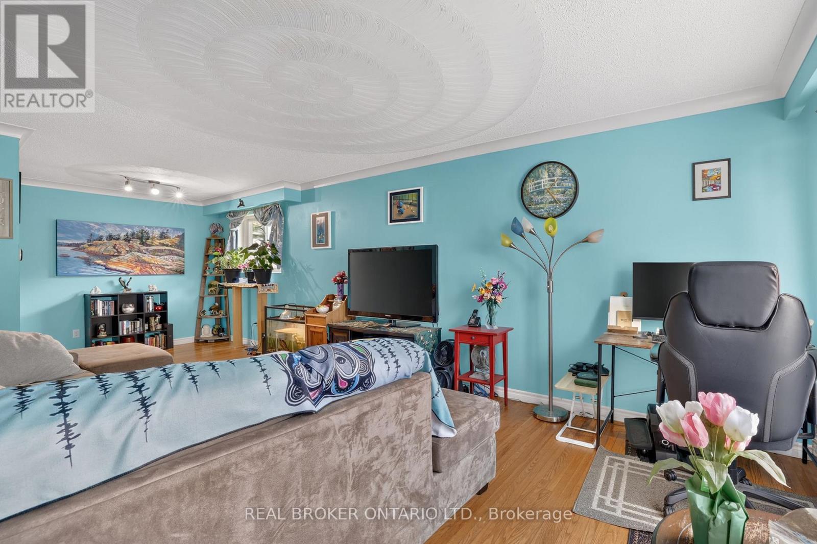 29 Northwood Drive, Brampton, Ontario  L6X 2L3 - Photo 6 - W13471630