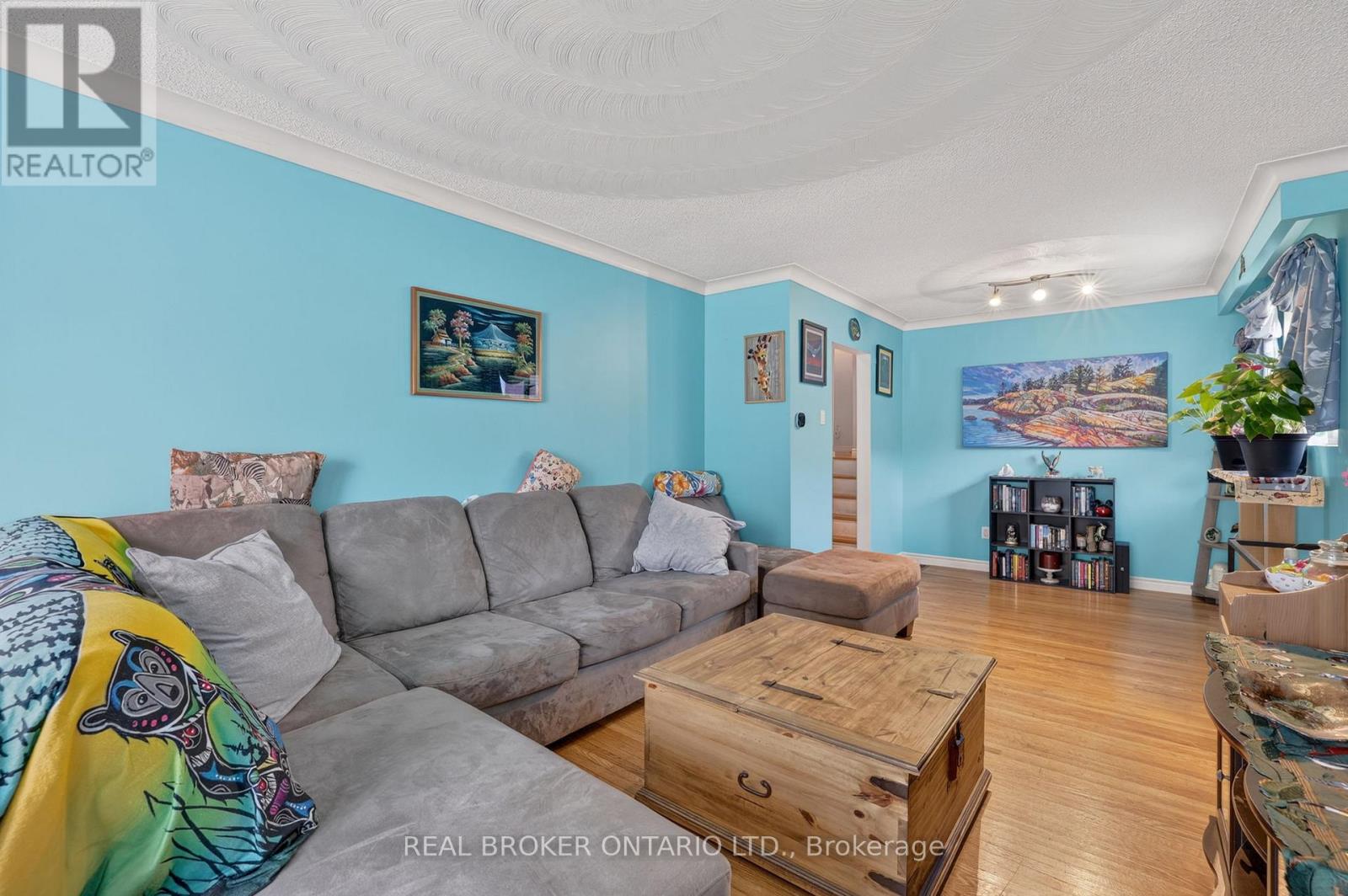 29 Northwood Drive, Brampton, Ontario  L6X 2L3 - Photo 7 - W13471630