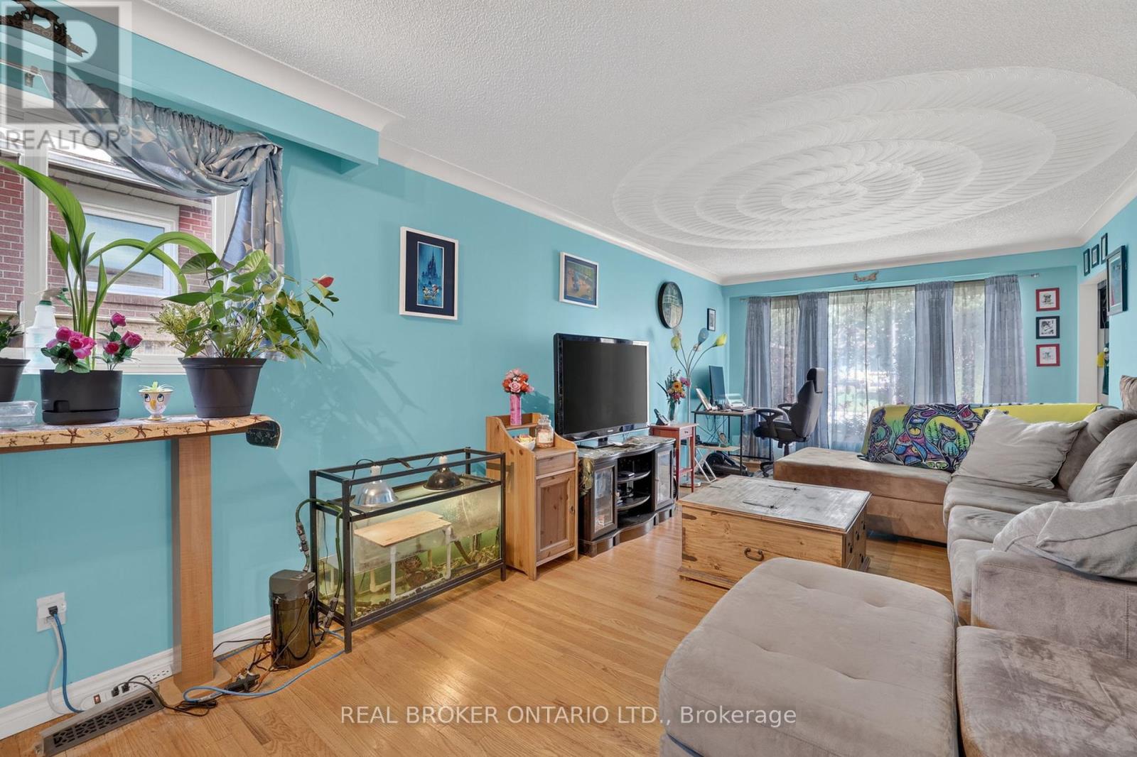 29 Northwood Drive, Brampton, Ontario  L6X 2L3 - Photo 9 - W13471630