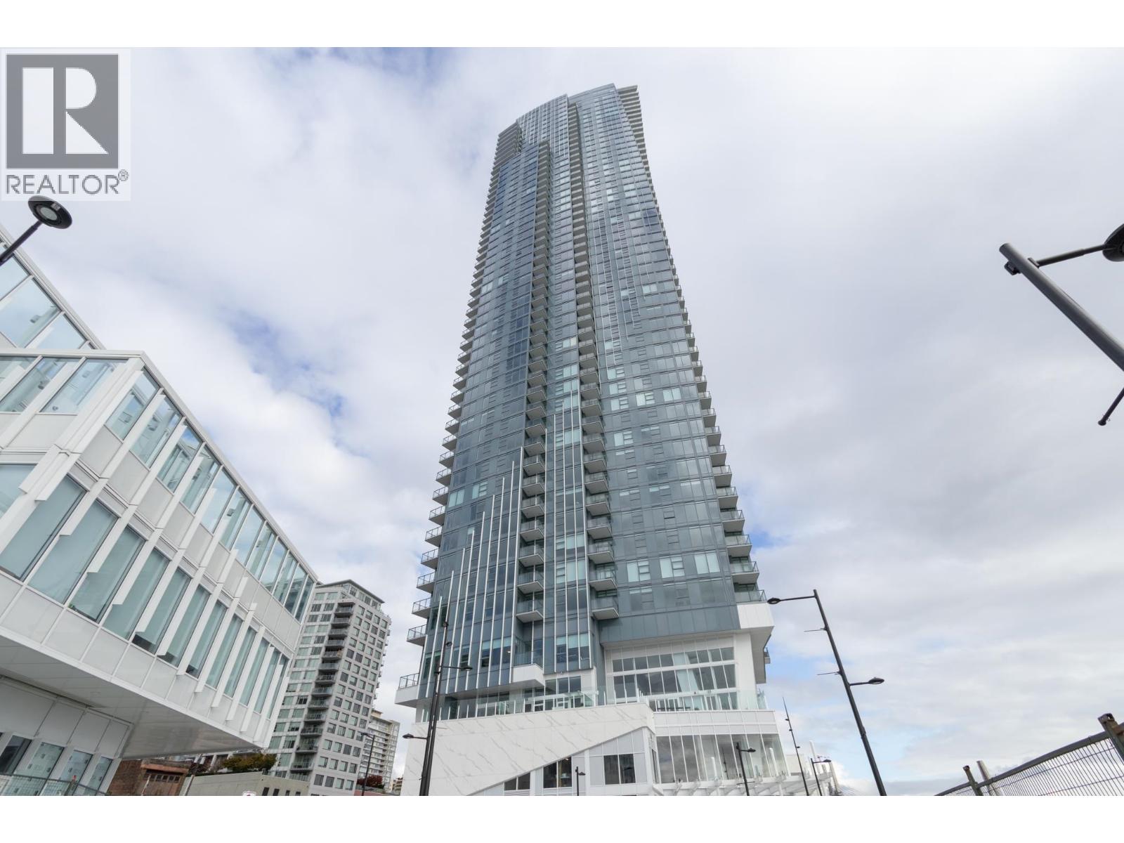 1704 680 QUAYSIDE DRIVE, New Westminster, British Columbia