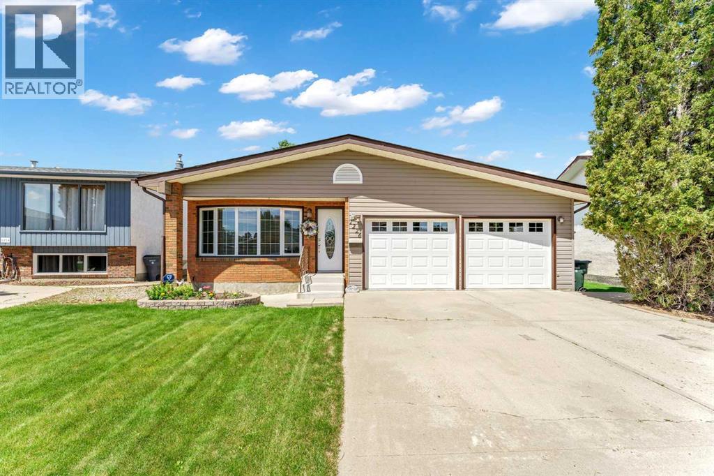 1226 24 Street SE, Medicine Hat, Alberta