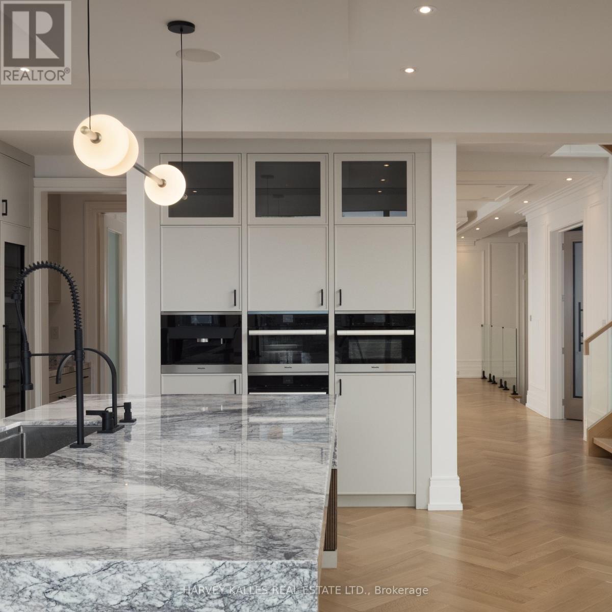 217 Richview Avenue, Toronto, Ontario  M5P 3G2 - Photo 8 - C13471636