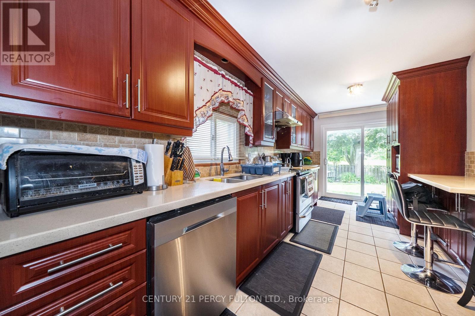 33 Nahanni Terrace, Toronto, Ontario  M1B 1B7 - Photo 12 - E13471644