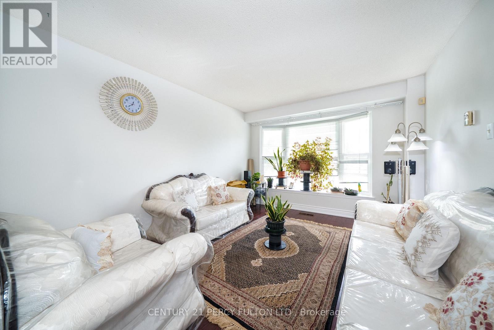 33 Nahanni Terrace, Toronto, Ontario  M1B 1B7 - Photo 3 - E13471644