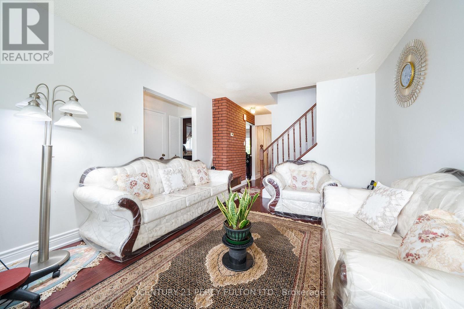 33 Nahanni Terrace, Toronto, Ontario  M1B 1B7 - Photo 5 - E13471644