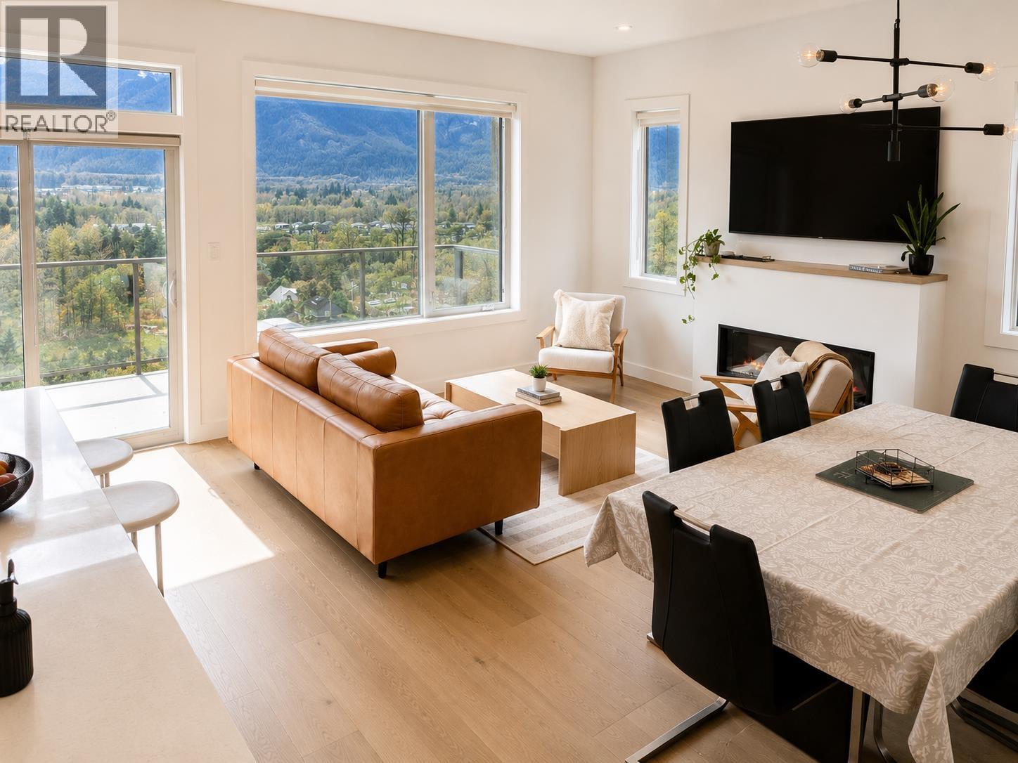 39249 Stellar Drive, Squamish, British Columbia  V8B 1G2 - Photo 4 - R3137339