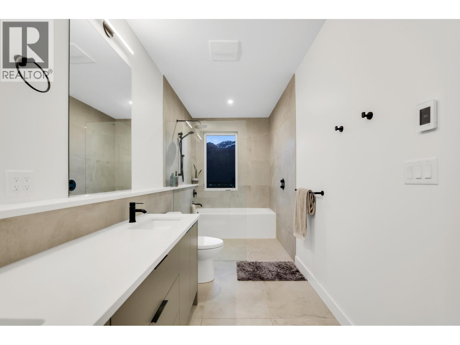 39249 Stellar Drive, Squamish, British Columbia V8B 1G2 - Photo 12 - R3137339