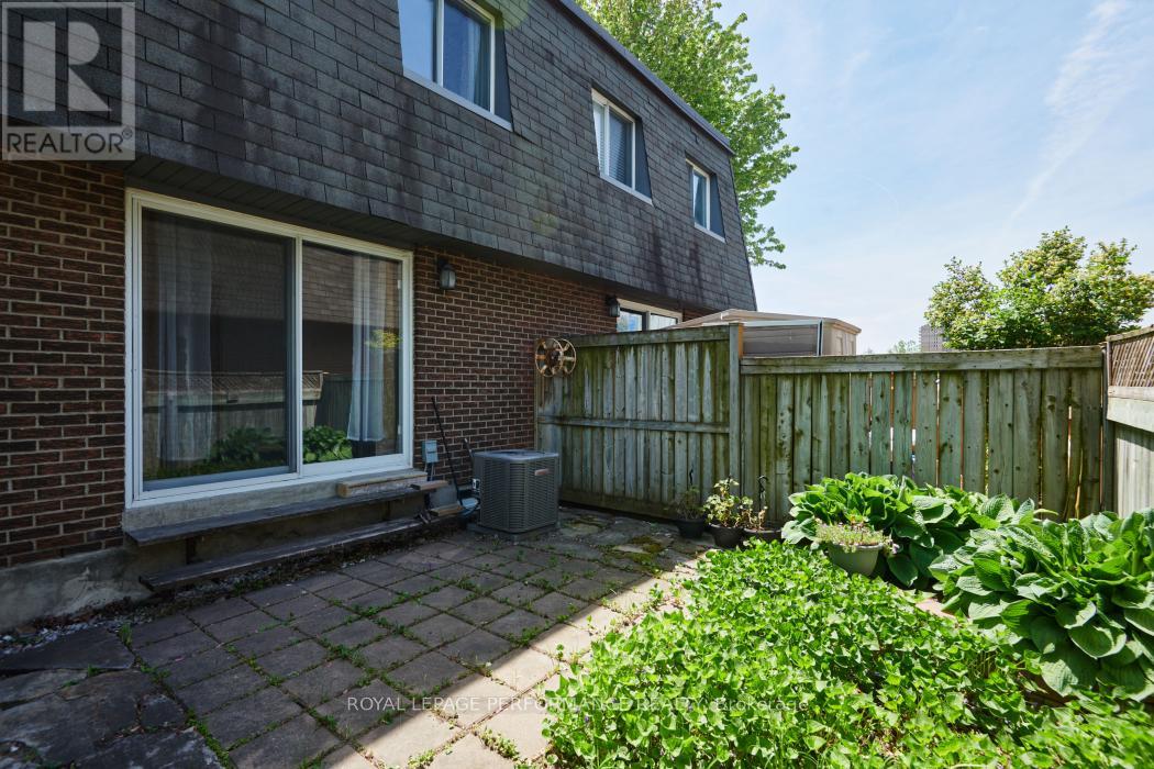 1743 Heatherington Road, Ottawa, Ontario  K1V 8T8 - Photo 40 - X13234950