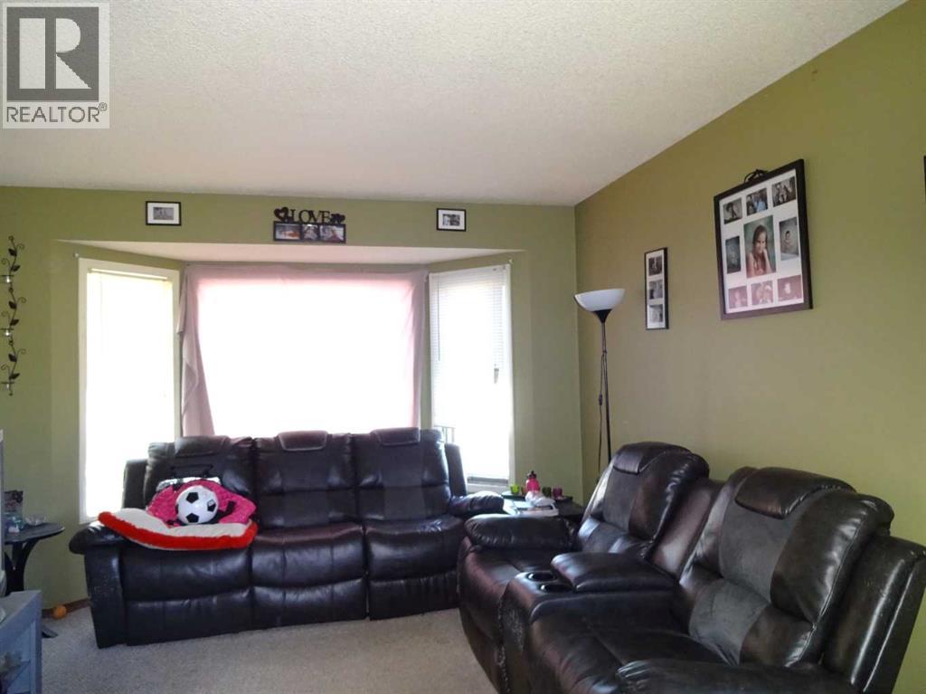 250 Falmere Way Ne, Calgary, Alberta  t3j 2x6 - Photo 4 - A2322960