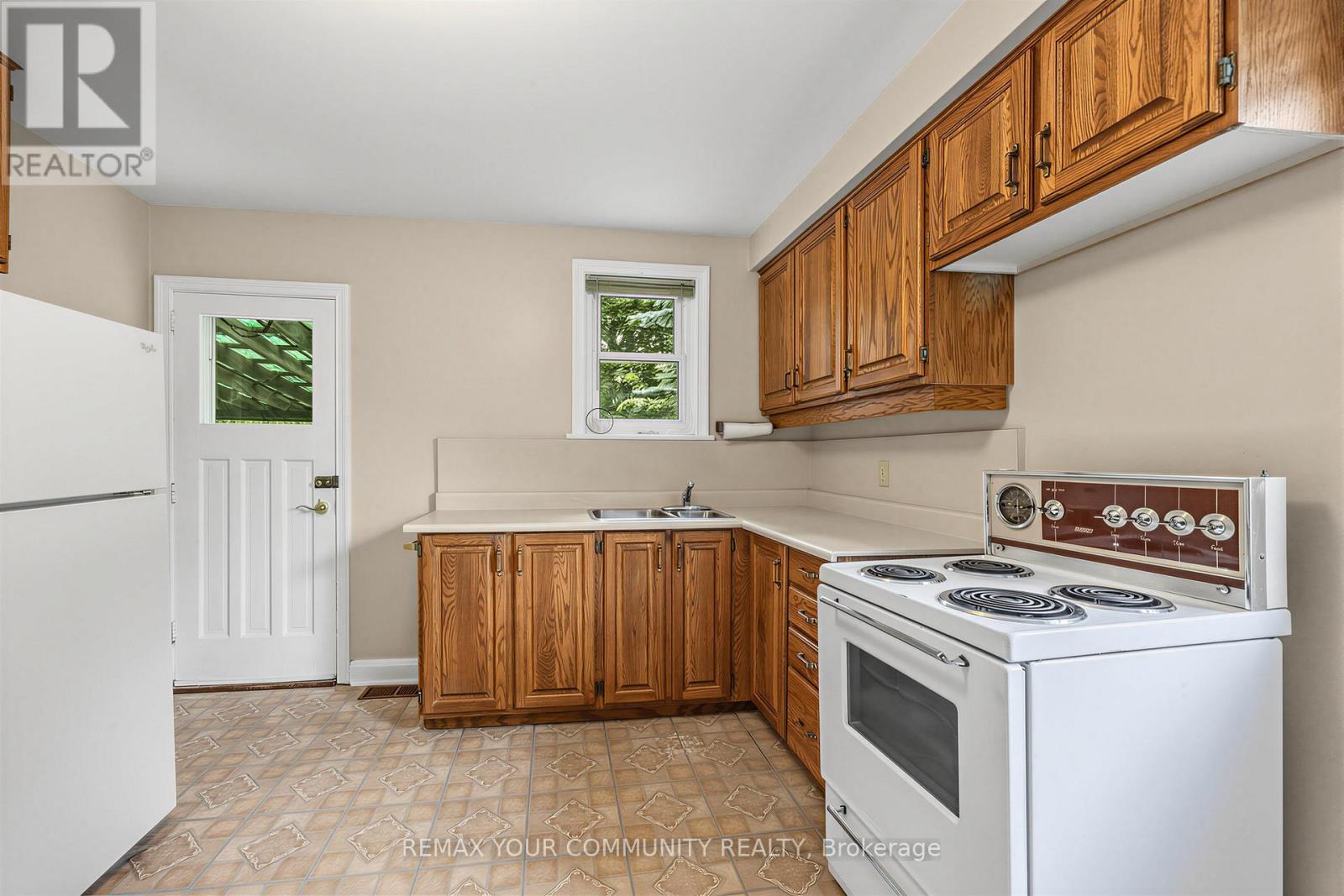 49 Moore Park Avenue, Toronto, Ontario  M2M 1M8 - Photo 18 - C13466098