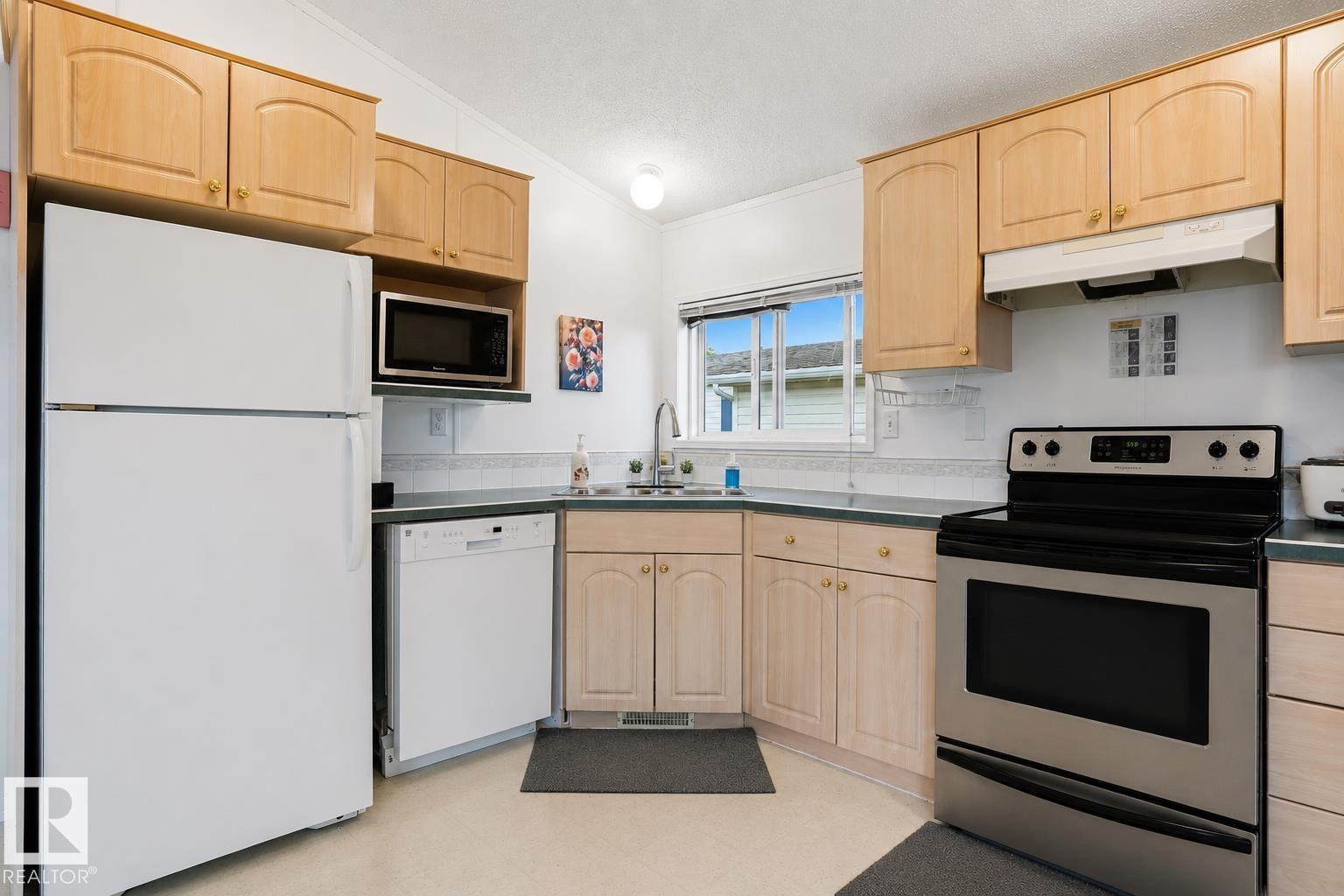 120 Springfield Cr, Spruce Grove, Alberta  T7X 3H8 - Photo 11 - E4494676