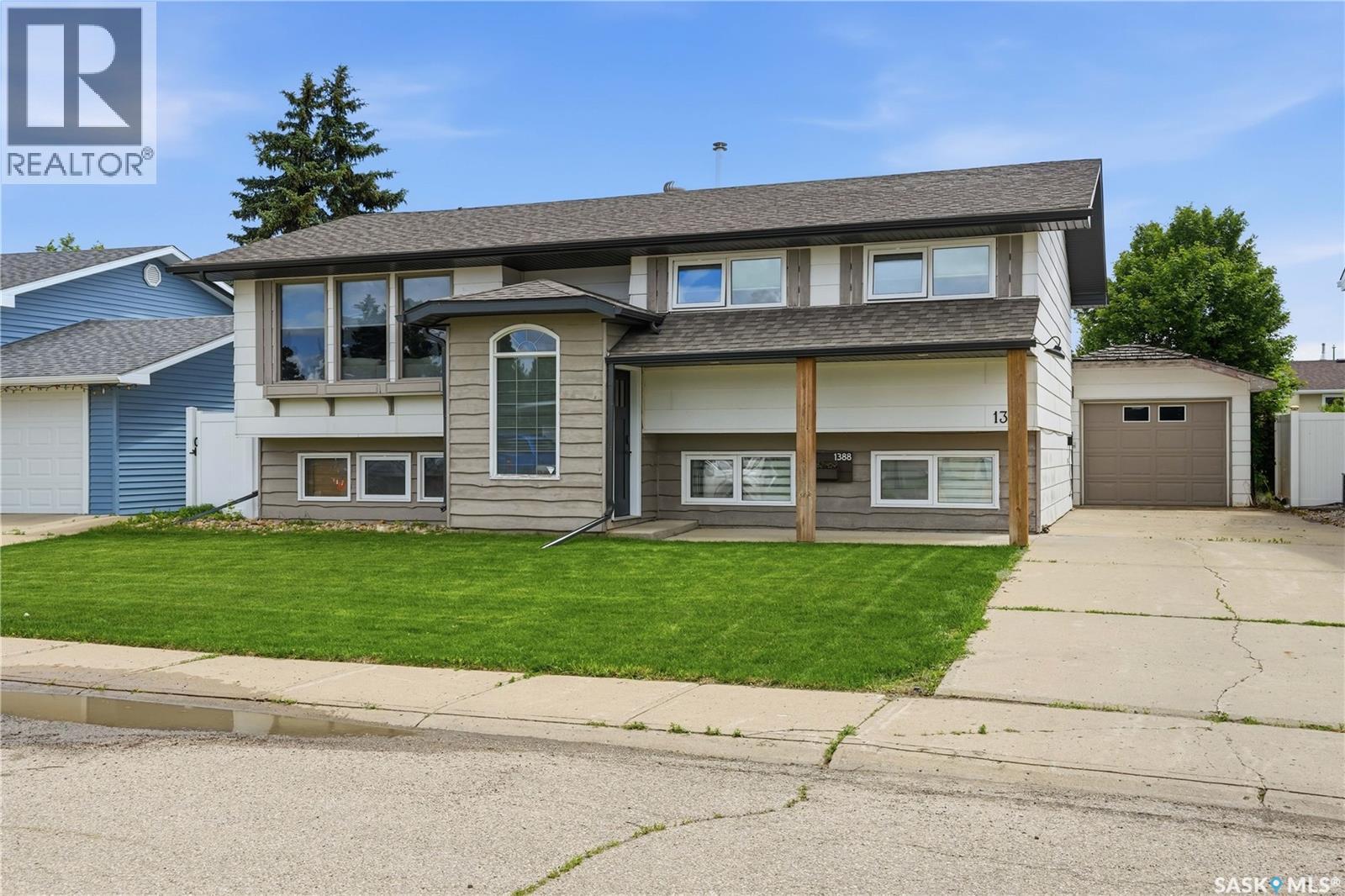 1388 Prince CRESCENT, Moose Jaw, Saskatchewan