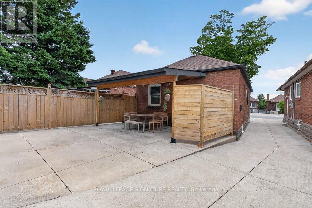 57 Miranda Avenue, Toronto, Ontario  M6E 4G3 - Photo 44 - W13463824