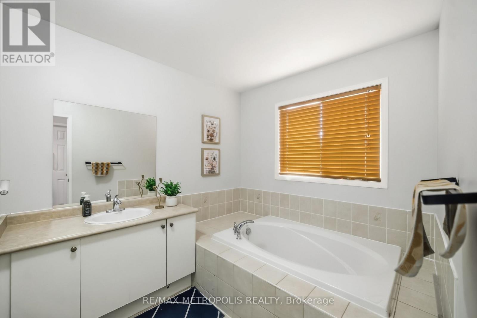 13 Capistro Street, Brampton, Ontario  L7A 3J2 - Photo 25 - W13469978