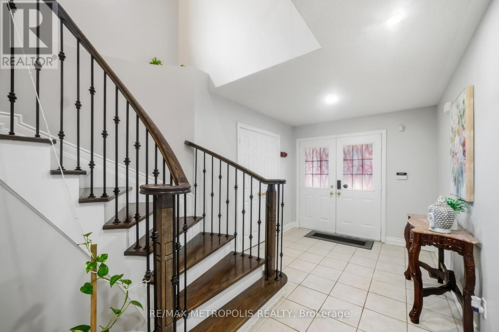 13 Capistro Street, Brampton, Ontario  L7A 3J2 - Photo 4 - W13469978