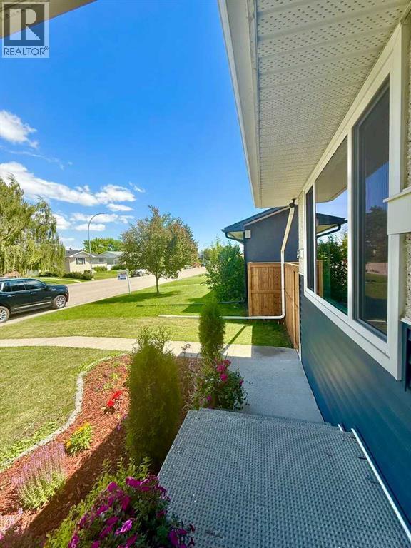9211 Allison Drive SE, Calgary, Alberta  T2J 1B3 - Photo 4 - A2315955