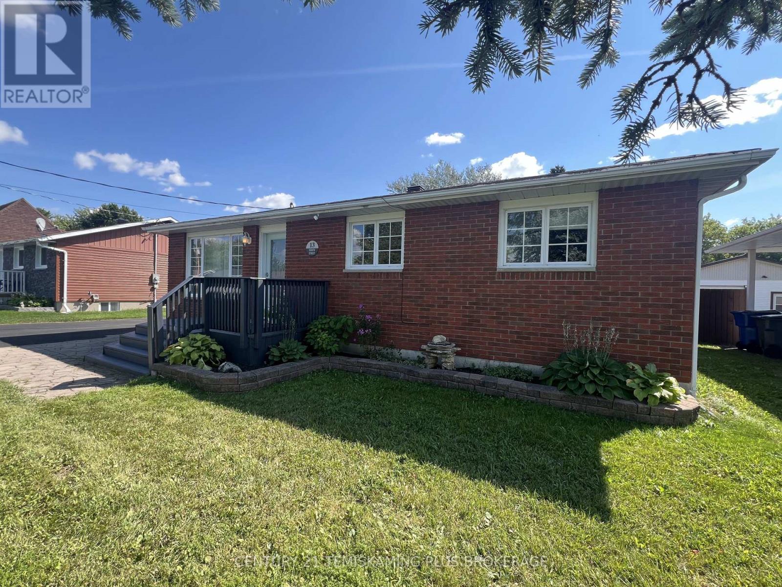 13 Eighth Street, Armstrong, Ontario  P0J 1E0 - Photo 3 - T13471720