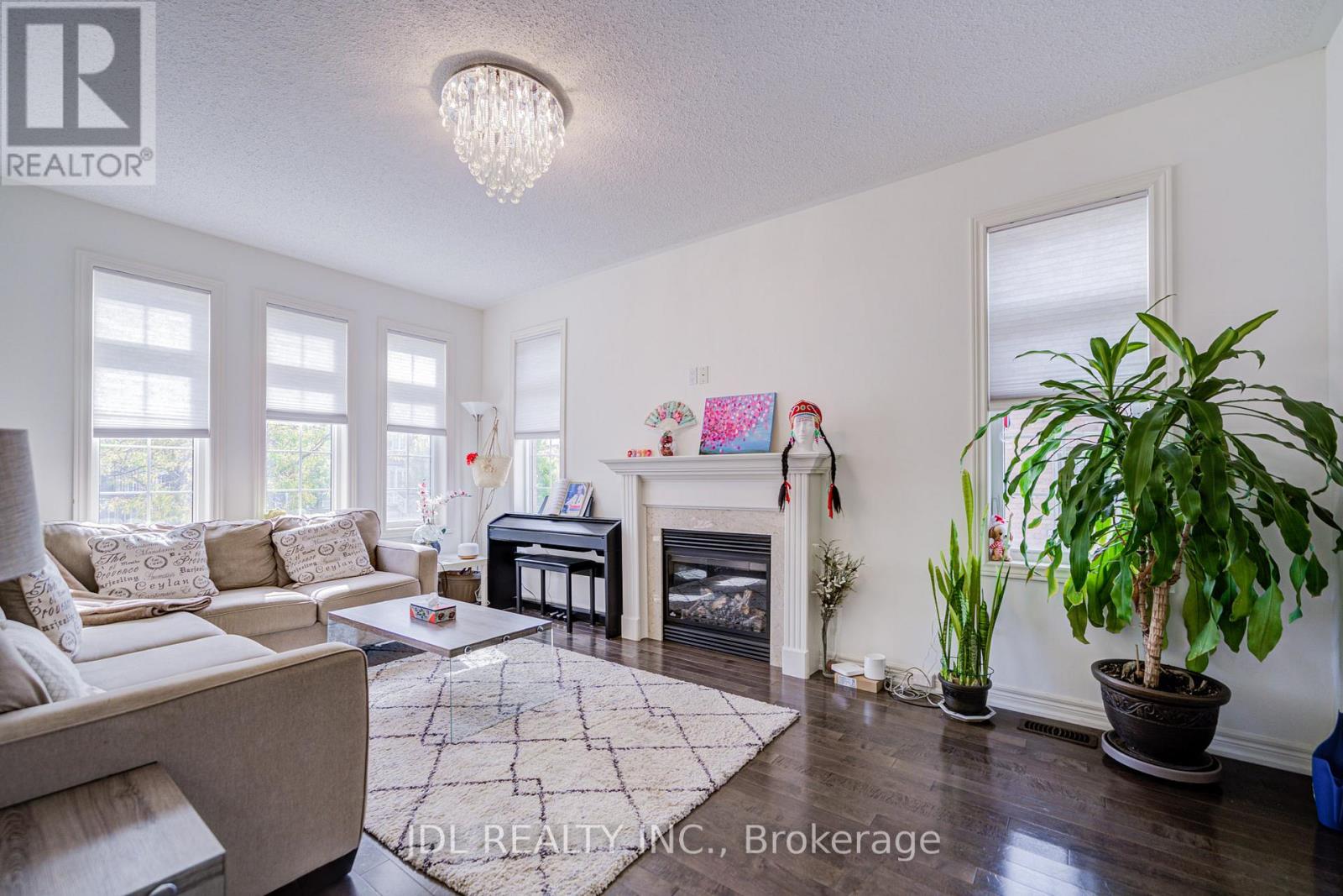 1139 Cenotaph Boulevard, Newmarket, Ontario  L3X 0A7 - Photo 11 - N13471716