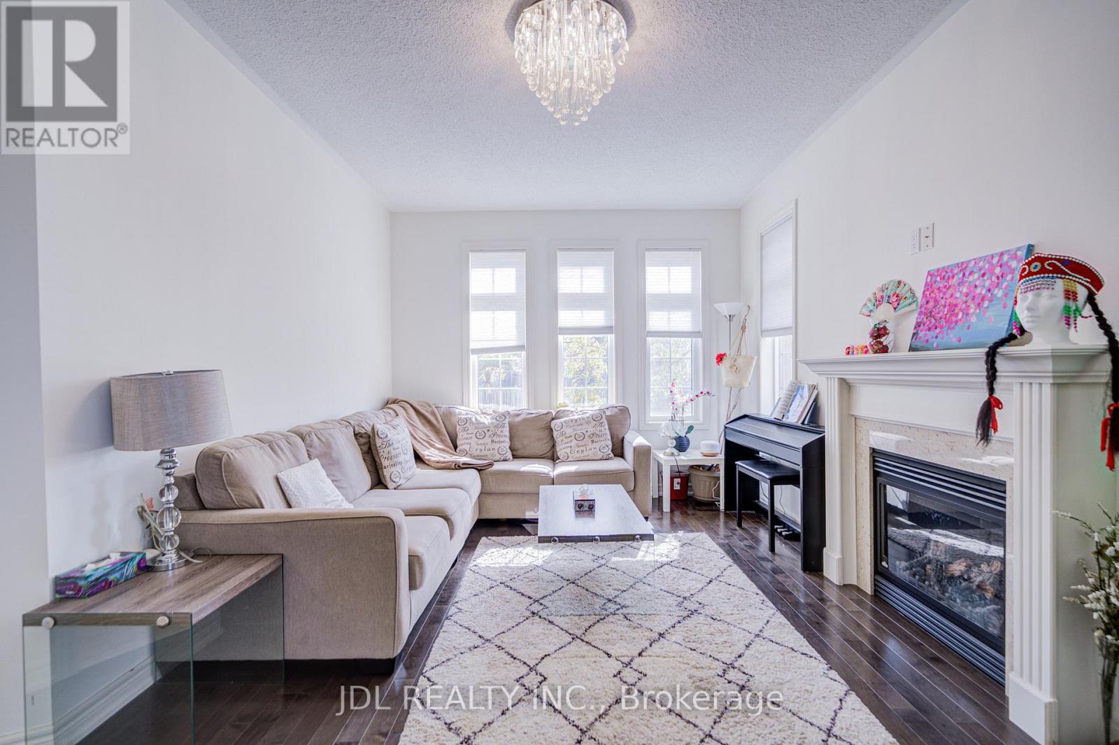 1139 Cenotaph Boulevard, Newmarket, Ontario  L3X 0A7 - Photo 12 - N13471716