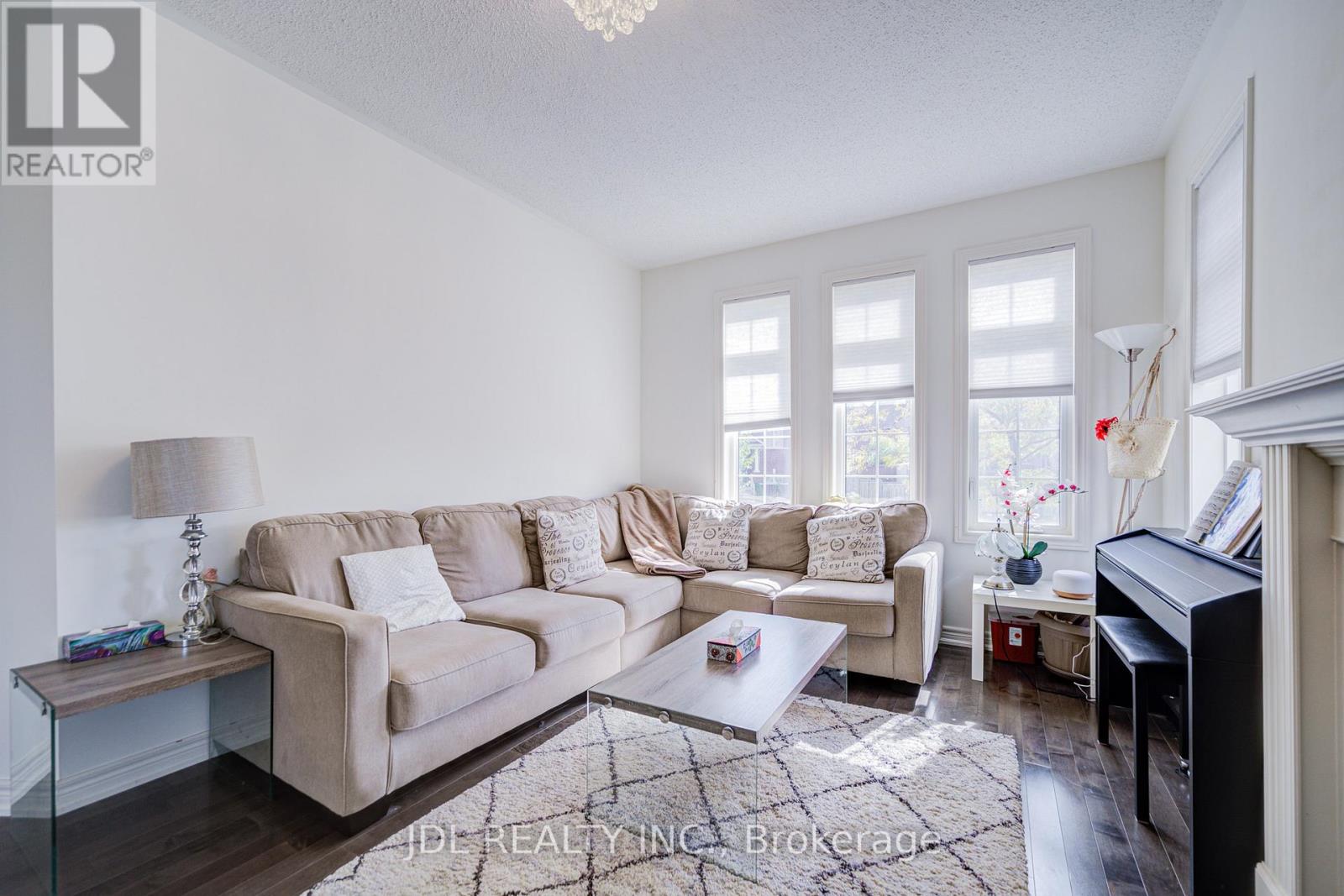 1139 Cenotaph Boulevard, Newmarket, Ontario  L3X 0A7 - Photo 13 - N13471716