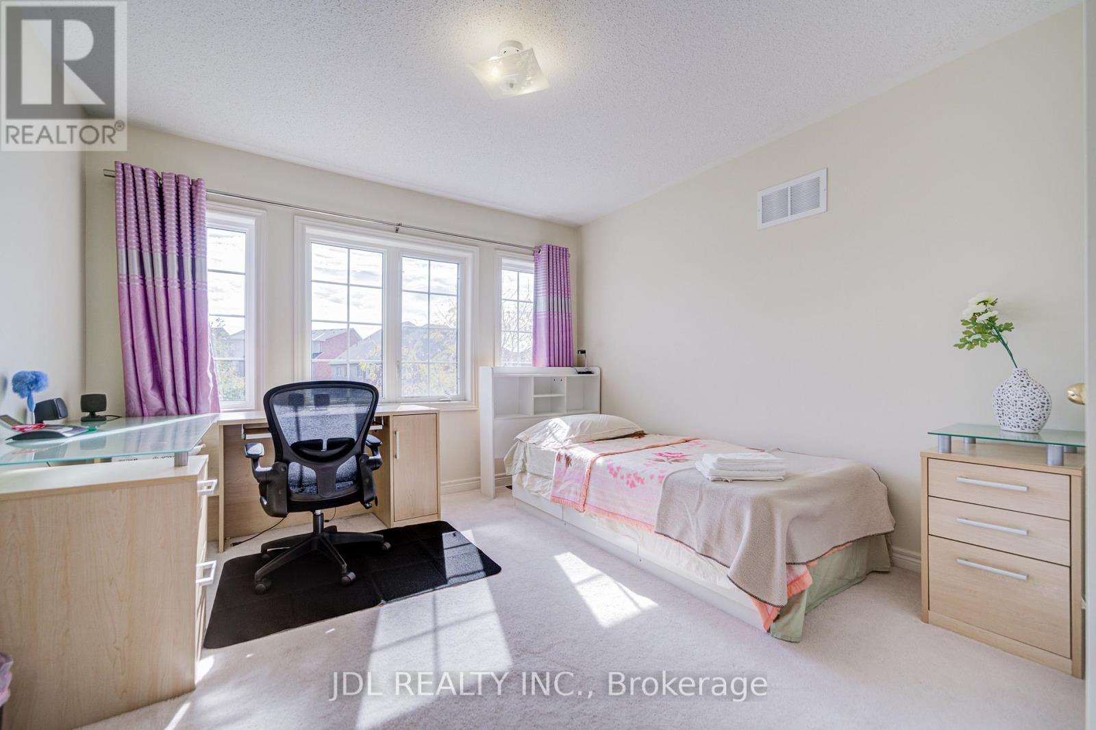 1139 Cenotaph Boulevard, Newmarket, Ontario  L3X 0A7 - Photo 31 - N13471716