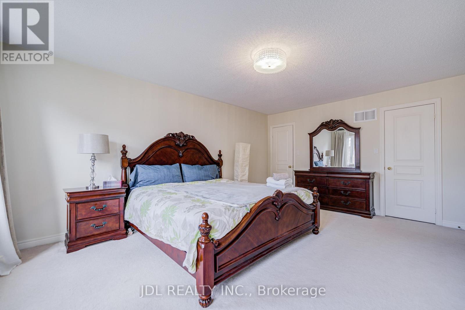 1139 Cenotaph Boulevard, Newmarket, Ontario  L3X 0A7 - Photo 45 - N13471716