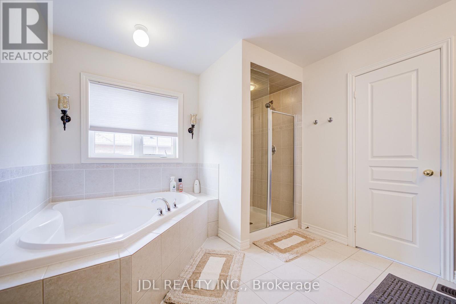 1139 Cenotaph Boulevard, Newmarket, Ontario  L3X 0A7 - Photo 48 - N13471716