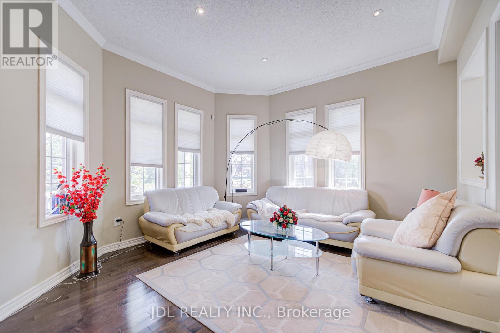 1139 Cenotaph Boulevard, Newmarket, Ontario  L3X 0A7 - Photo 6 - N13471716