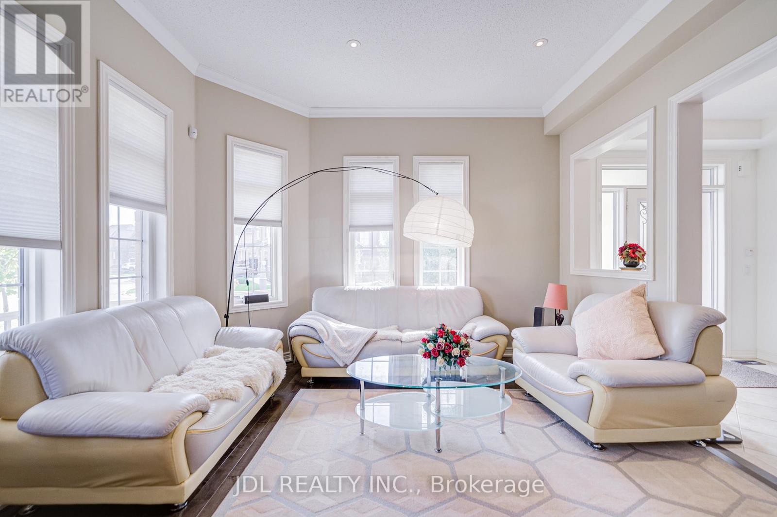 1139 Cenotaph Boulevard, Newmarket, Ontario  L3X 0A7 - Photo 7 - N13471716