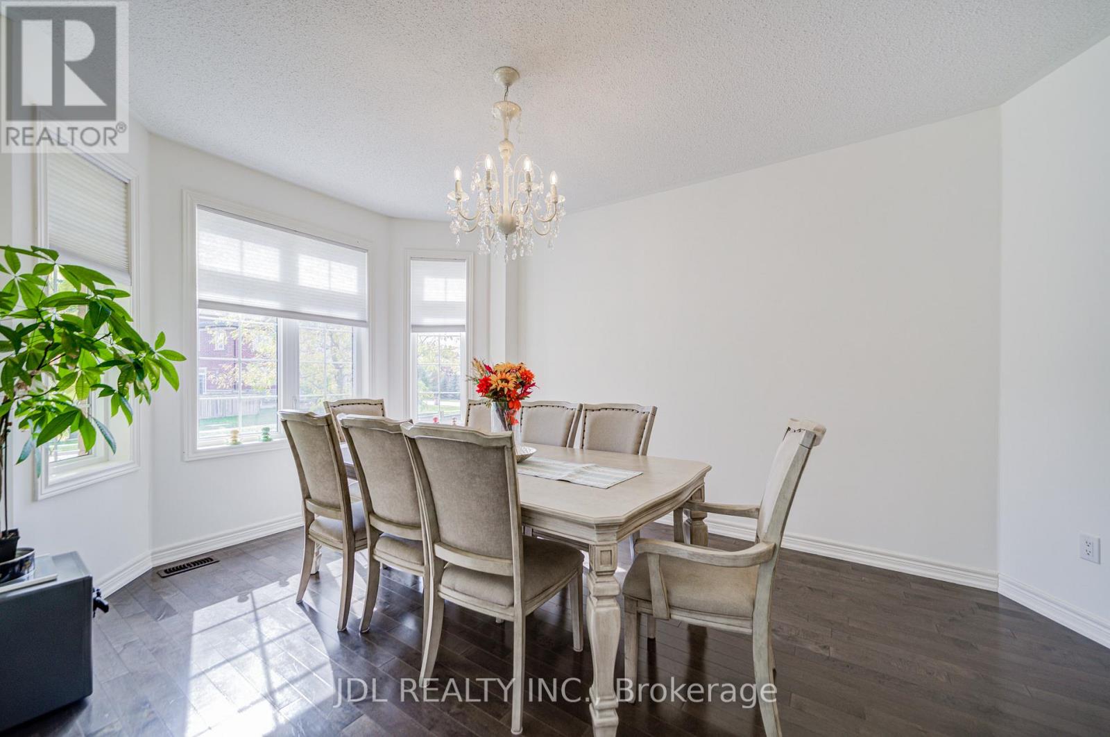 1139 Cenotaph Boulevard, Newmarket, Ontario  L3X 0A7 - Photo 9 - N13471716