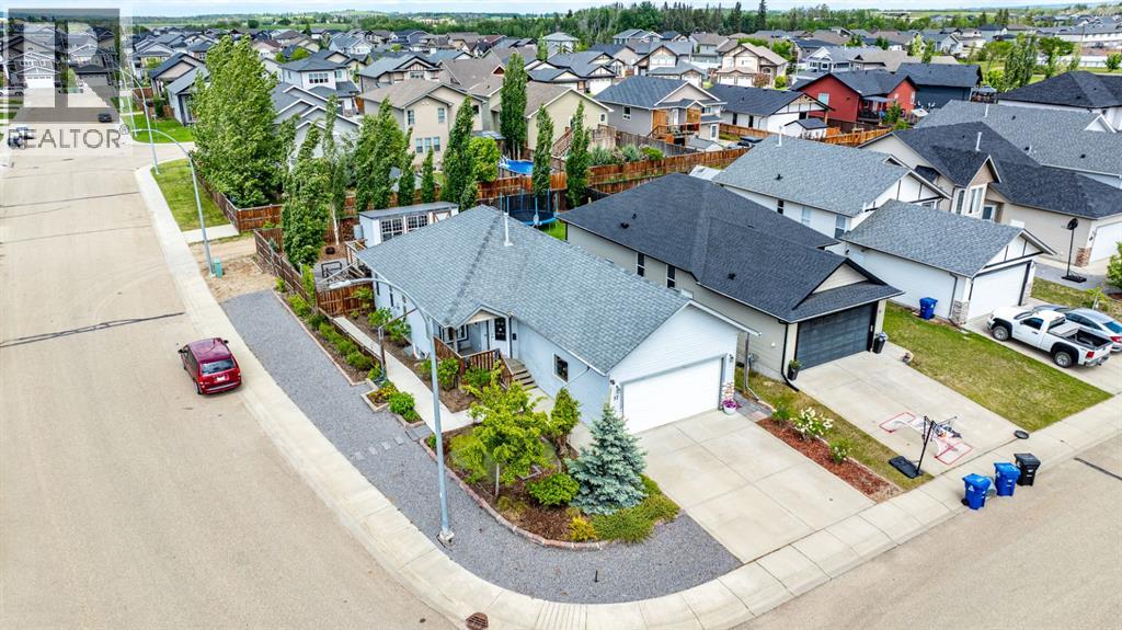 57 Woodbine Close, Blackfalds, Alberta T4M 0K5 - Photo 1 - A2305596