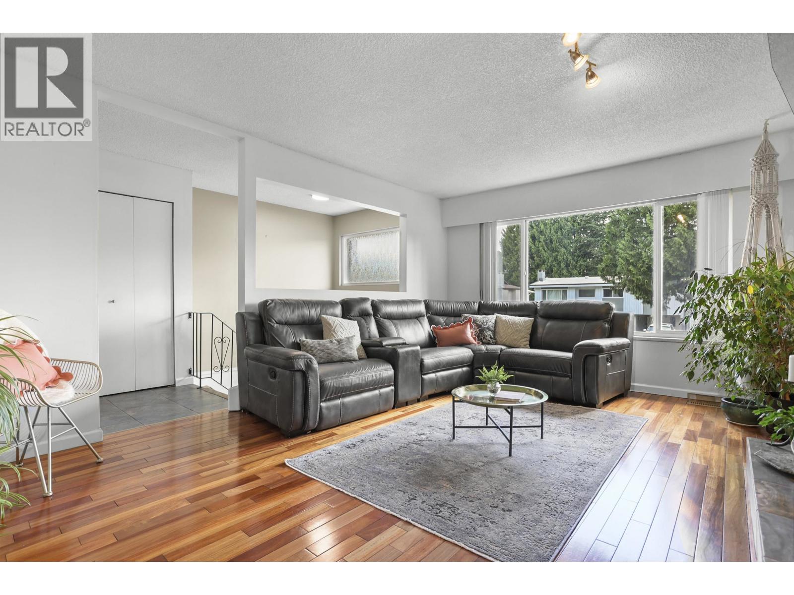 11717 209 Street, Maple Ridge, British Columbia  V2X 7S6 - Photo 6 - R3137683