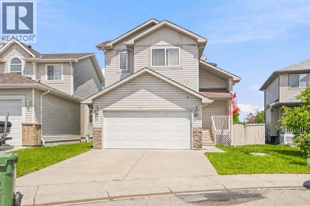 88 Willowbrook Crescent NW, Airdrie, Alberta  T4B 2S4 - Photo 1 - A2322874
