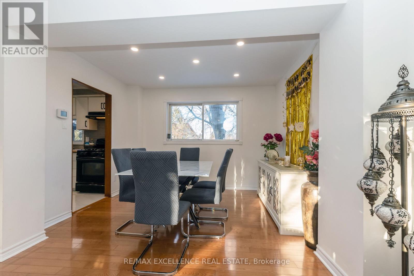 2962 Saint Malo Circle, Mississauga, Ontario  L5N 1S9 - Photo 5 - W13471712