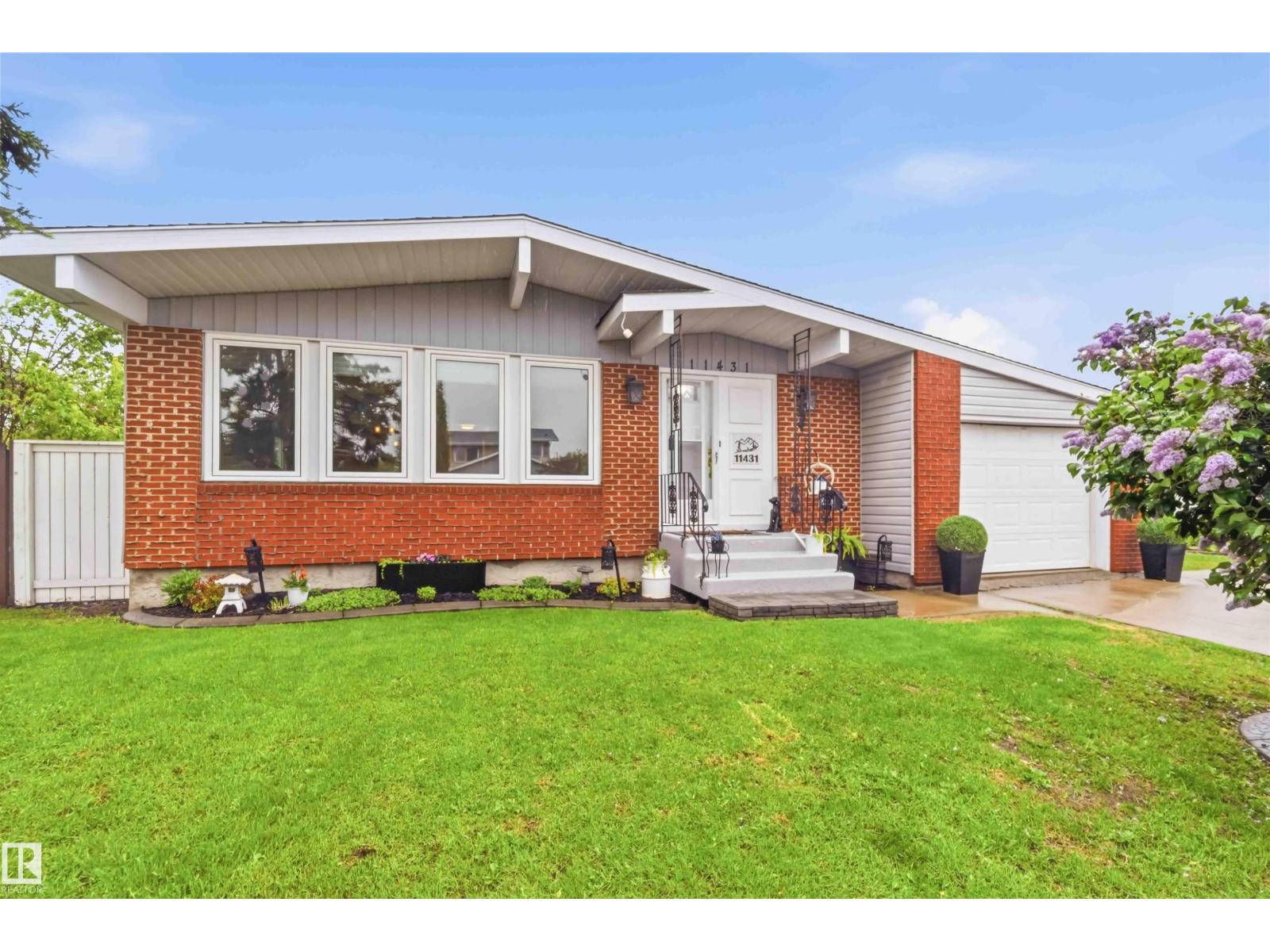 11431 144 AV NW, edmonton, Alberta