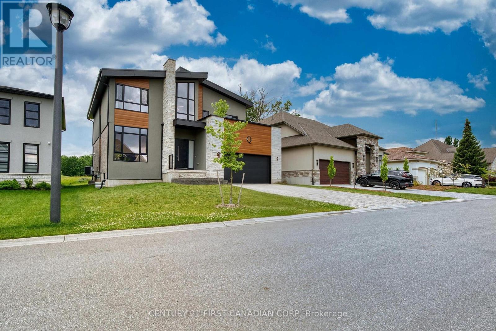 53 Edwin Drive, London South, Ontario  N6C 2S9 - Photo 2 - X13043928