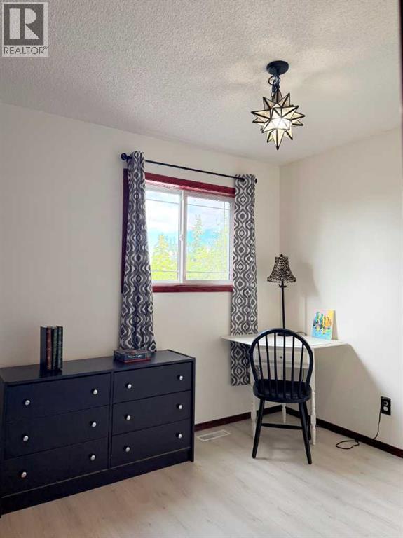 132 Somercrest Close SW, Calgary, Alberta  T2Y 3H8 - Photo 15 - A2310237