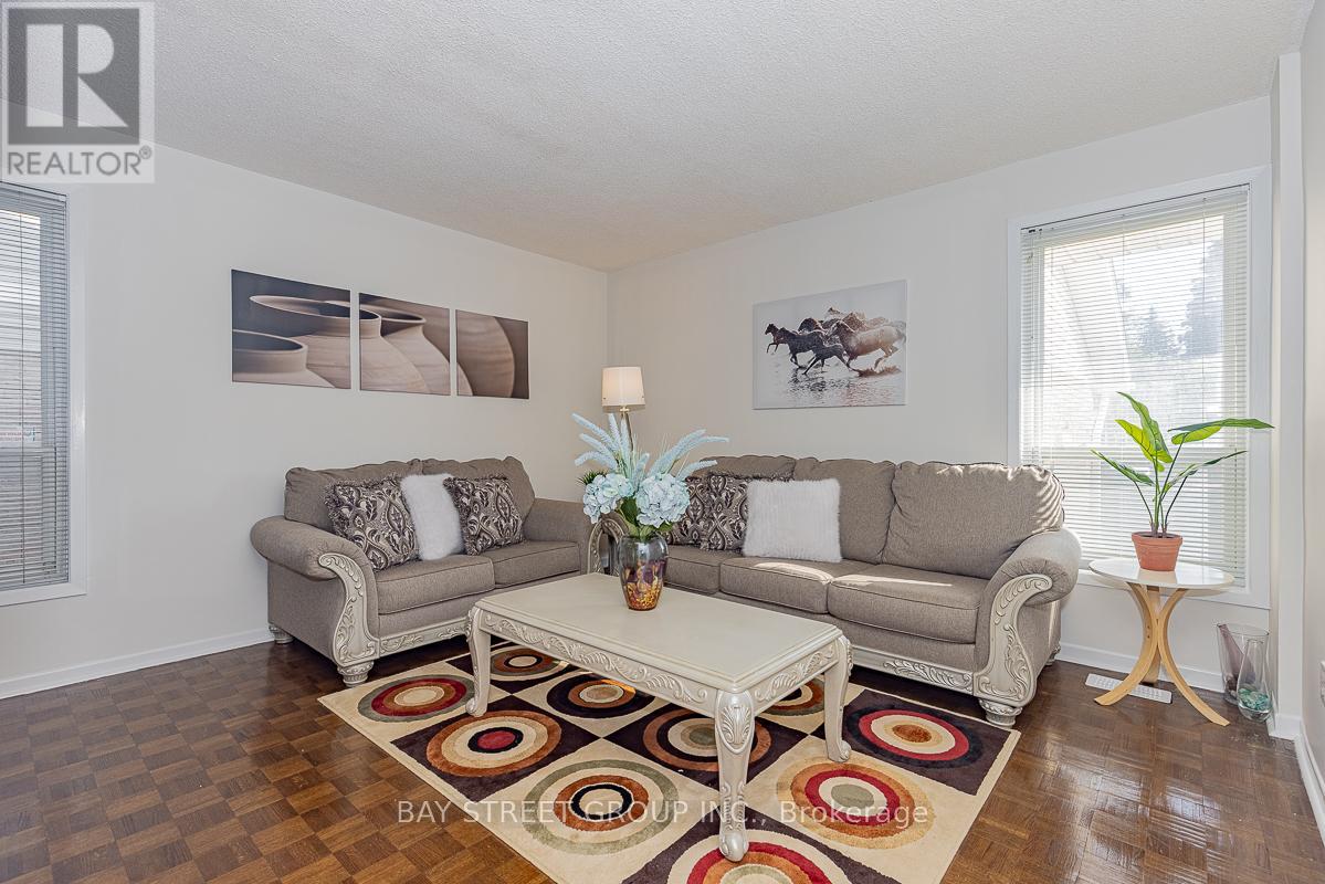 36 Lilac Avenue, Markham, Ontario  L3T 5K2 - Photo 3 - N13471756