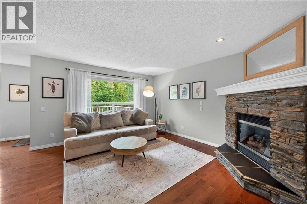 132 Tuscany Meadows Common NW, Calgary, Alberta  T3L 2N8 - Photo 4 - A2319582