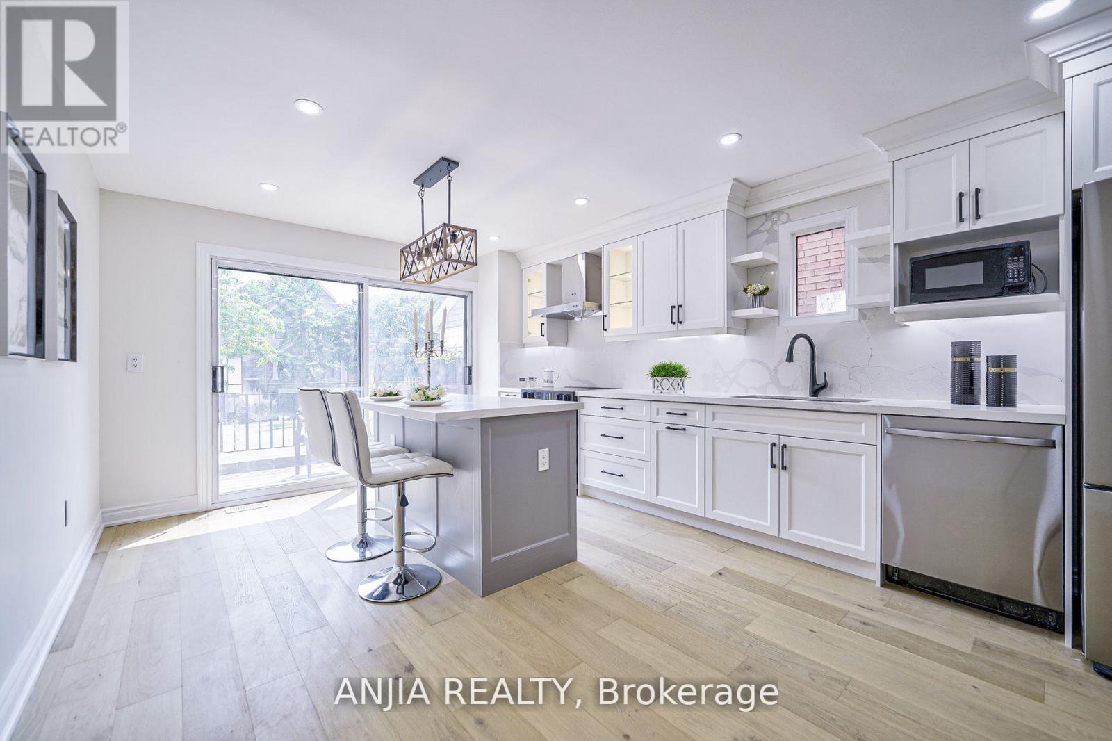 322 Hillsdale Avenue E, Toronto, Ontario  M4S 1T8 - Photo 2 - C13471788
