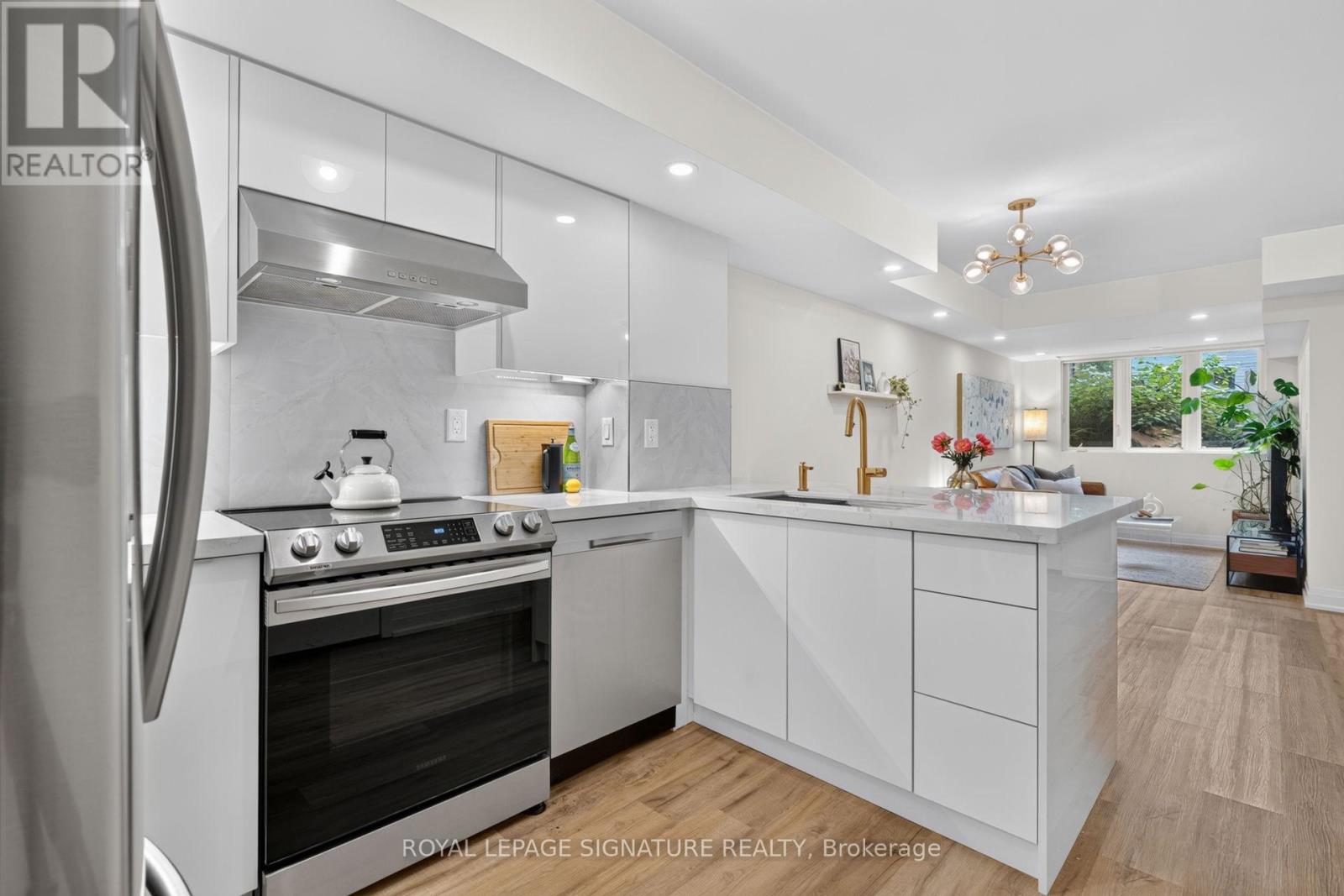 163 - 351 WALLACE AVENUE, Toronto, Ontario