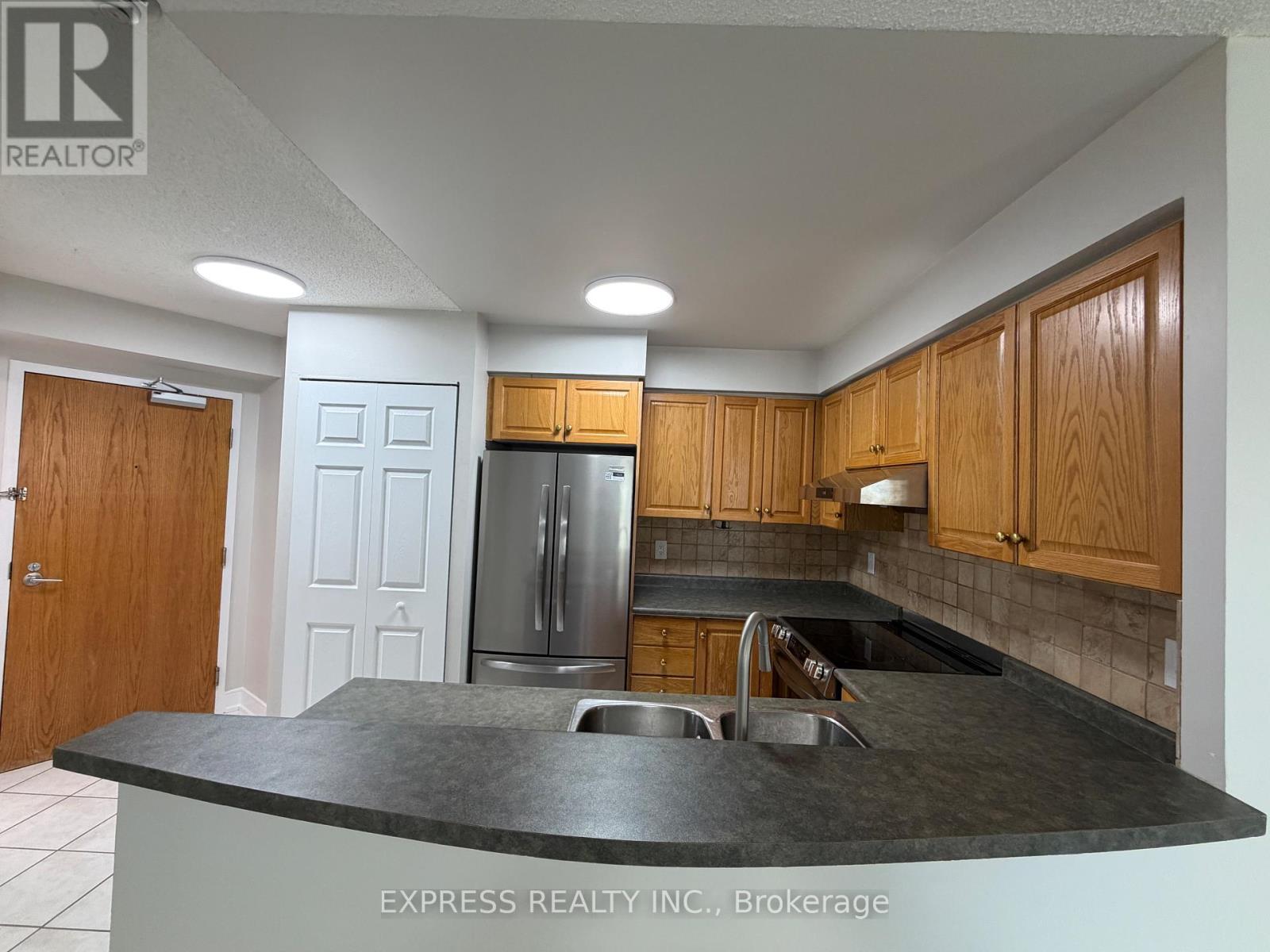 612 - 7 LORRAINE DRIVE, Toronto, Ontario