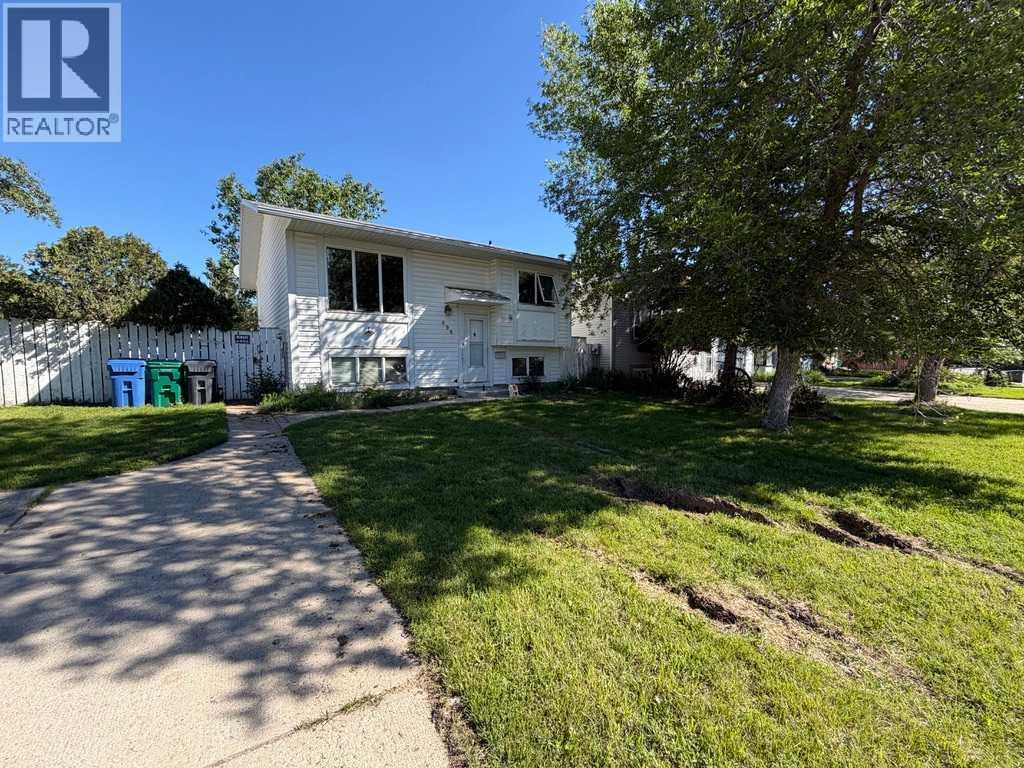 898 Red Crow Boulevard W, Lethbridge, Alberta  T1K 5N6 - Photo 4 - A2322825