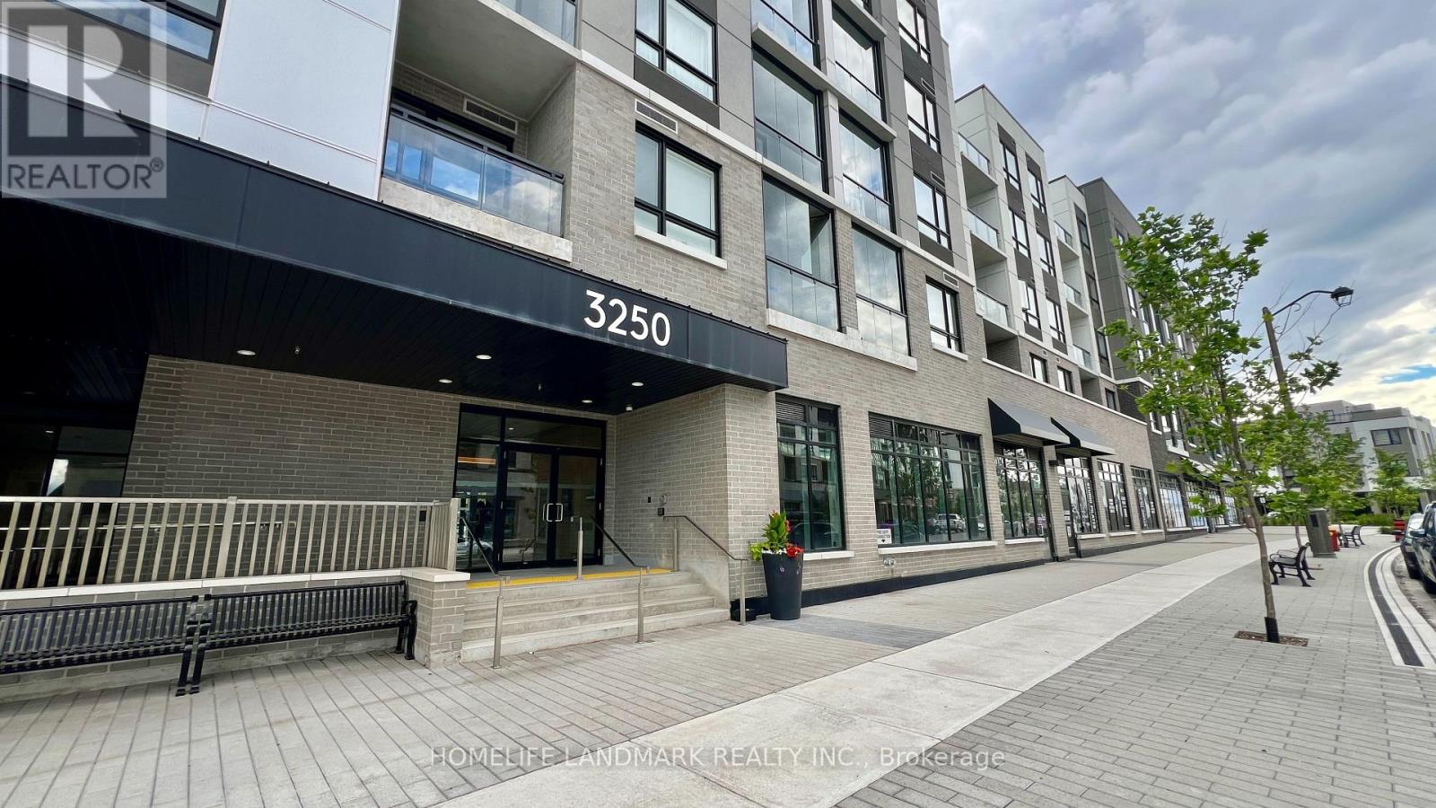 206 - 3250 CARDING MILL TRAIL, Oakville, Ontario