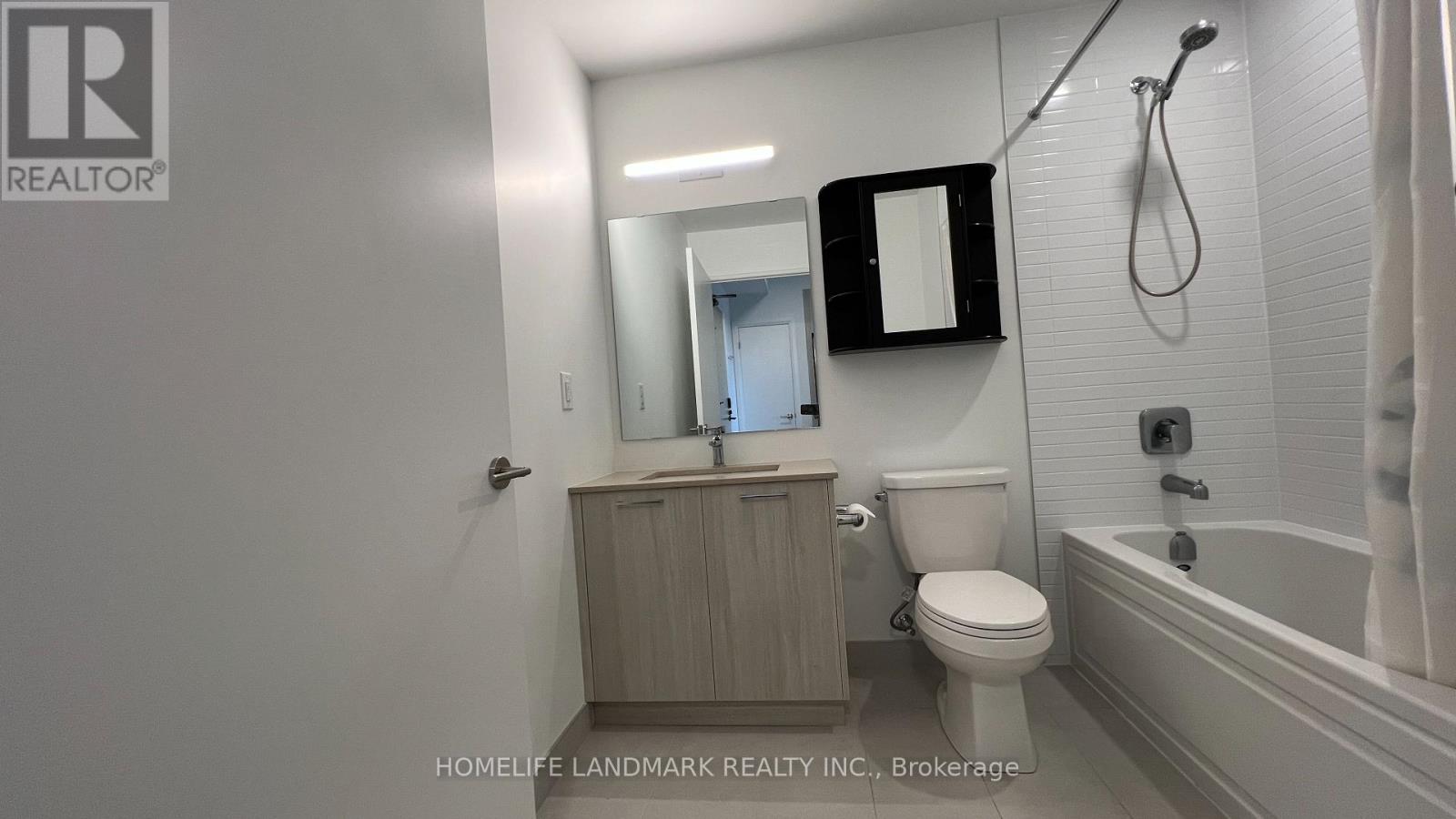 206 - 3250 Carding Mill Trail, Oakville, Ontario  L6M 1L3 - Photo 6 - W13471816