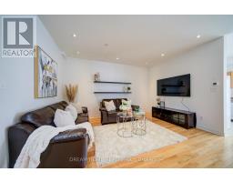 208 TOM TAYLOR CRESCENT, Newmarket, Ontario