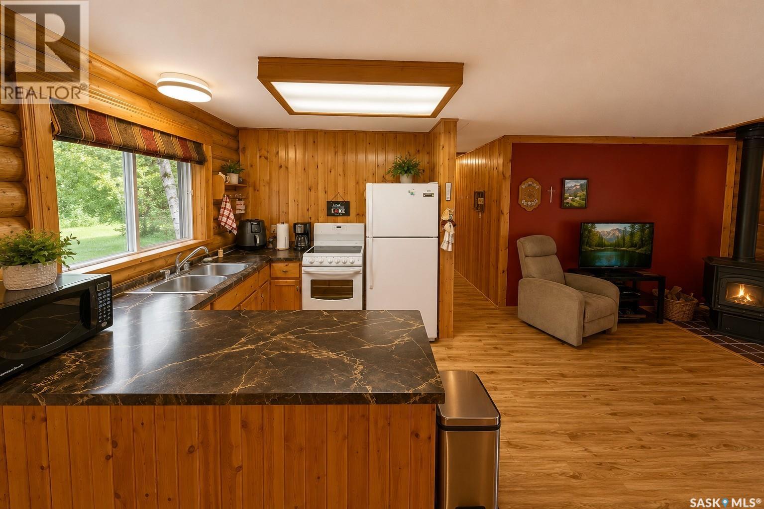 102 Oskunamoo Drive, Greenwater Provincial Park, Saskatchewan  S0E 1H0 - Photo 3 - SK039537