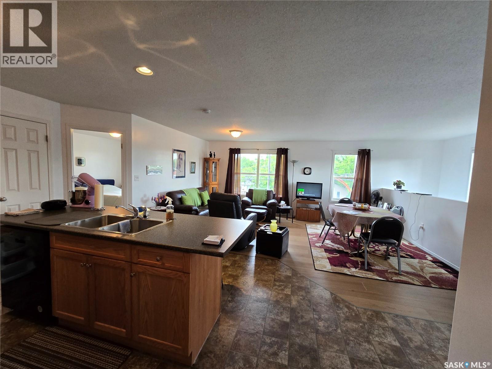 22 1275 South Railway Street E, Swift Current, Saskatchewan S9H 5P3 - Photo 5 - SK040174