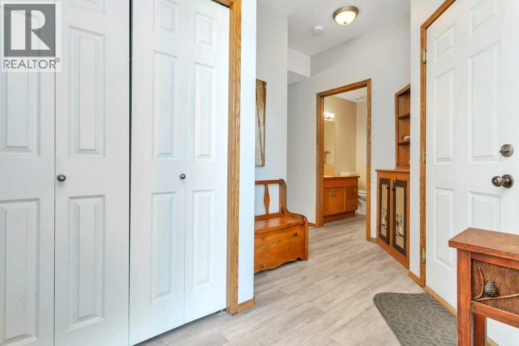 345 Addington Drive, Red Deer, Alberta  T4R 3H7 - Photo 4 - A2322905